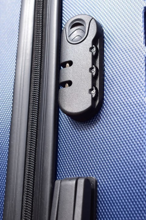 ZAMBA WALIZKA BAGAŻOWA SAMOLOTOWA L SOLIDNA I LEKKA