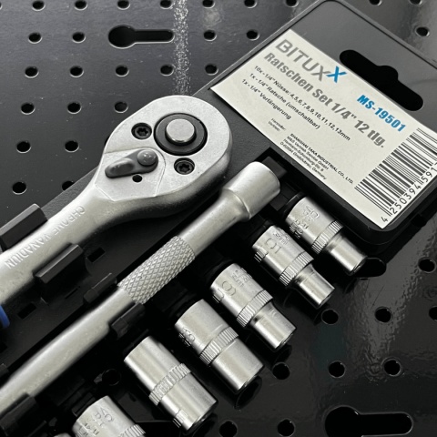 zestaw kluczy nasadowych 12w1 grzechotka 1/4 nasadki 4-13 mm przedłużka