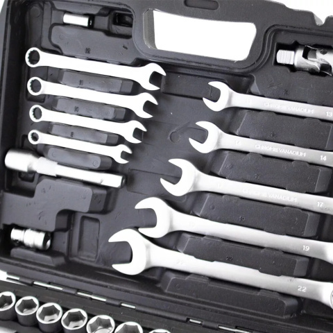 zestaw narzędzi 82 el grzechotki klucze crv walizka garaż warsztat