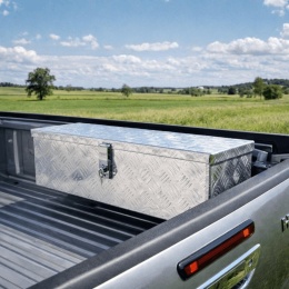 skrzynia aluminiowa transportowa 25l srebrna zamykana na klucz wodoodporna