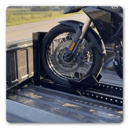 Stabilny stojak transportowy do motocykla na koła o nośności 800 kg